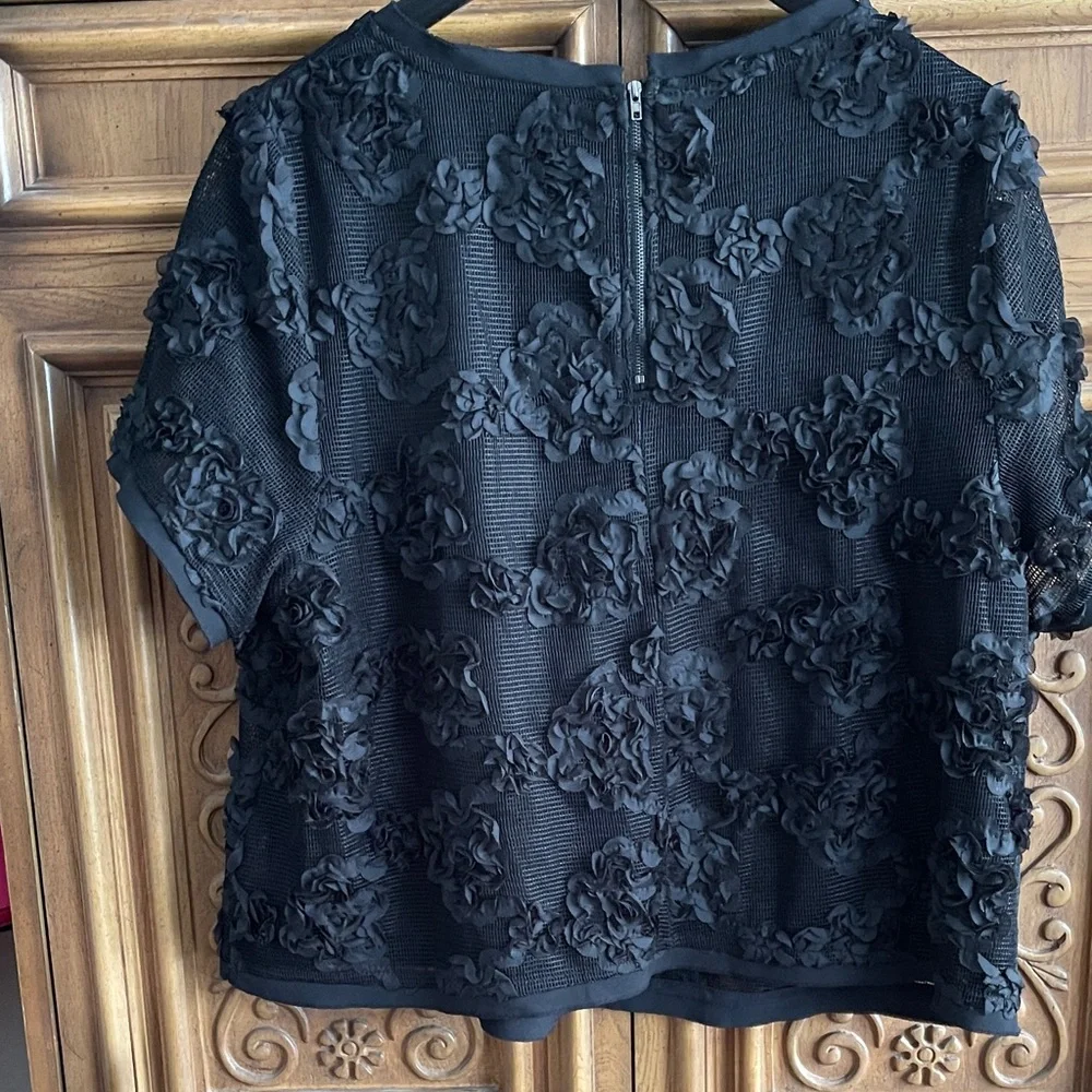 City Chic Black Textured Floral Blouse - Picture 2 of 2